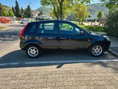 Usata Ford Fiesta 70 CV (51 kW) 2007 Nero Utilitaria