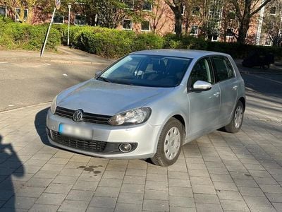 Usata VW Golf VI 105 CV (77 kW) 2011 Argento Utilitaria