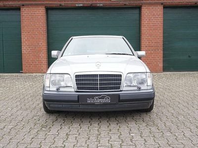 Second-hand Mercedes E300 220 CP (161 kW) 1990 Argintiu Coupe