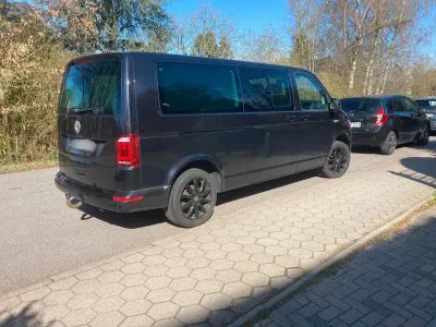 Używany VW Caravelle 150 KM (110 kW) 2016 Czarny Van