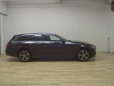 Schwarz Gebraucht 2021 Mercedes E220 Avantgarde Kombi | 20.990 € (Guter Preis)