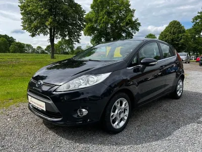Gebraucht Ford Fiesta Titanium 95 PS (69 kW) 2012 Schwarz Limousine