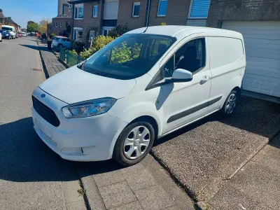 Gebraucht Ford Transit 101 PS (74 kW) 2017 Weiß Van / Kleinbus