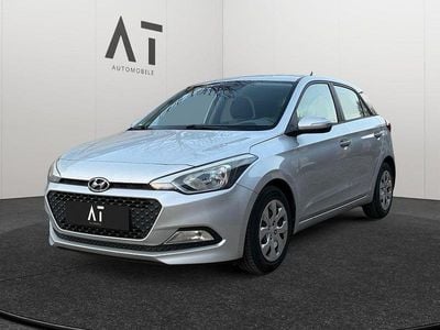 Gebraucht Hyundai i20 Classic 75 PS (55 kW) 2017 Silber Limousine