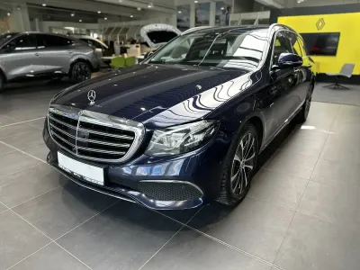 Gebraucht Mercedes E300 Exclusive 306 PS (225 kW) 2020 Cavasitblau metallic (metallic) Kombi