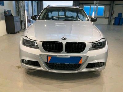 Silber Gebraucht 2012 BMW 320 Comfort Edition Kombi | 9.850 € (Fairer Preis)