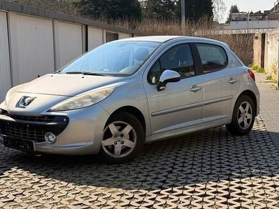 Gebraucht Peugeot 207 119 PS (87 kW) 2008 Silber Limousine