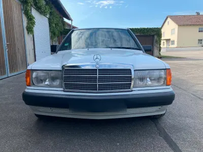 Gebraucht Mercedes 190 108 PS (79 kW) 1991 Weiß Limousine