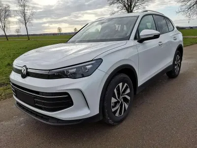 Neu VW Tiguan Life 150 PS (110 kW) 2026 Onyxweiß permutteffekt SUV