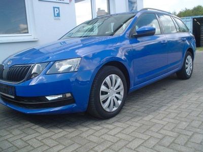 gebraucht Skoda Octavia Combi Ambition AC SHz PDC ALU Tempomat