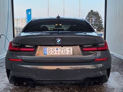 Grau Gebraucht 2020 BMW 320 Shadowline Limousine | 32.500 €