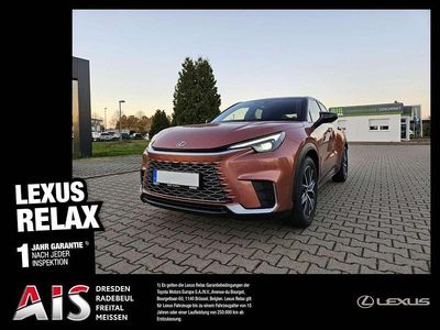 Kupferrot/schwarz Neu 2025 Lexus LBX SUV | 33.690 €