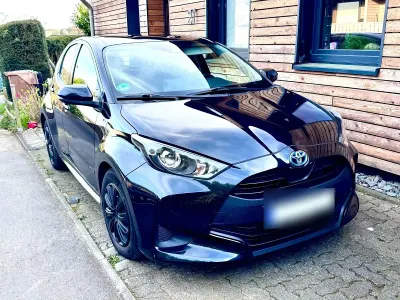 Gebraucht Toyota Yaris Hybrid Business Edition 116 PS (85 kW) 2022 Schwarz Kleinwagen