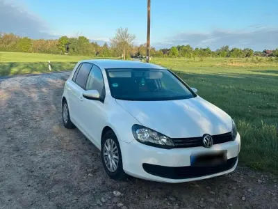 Gebraucht VW Golf VI 80 PS (58 kW) 2011 Schwarz Kleinwagen