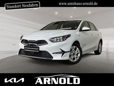Gebraucht Kia Ceed Vision 136 PS (100 kW) 2023 Weiß Kleinwagen