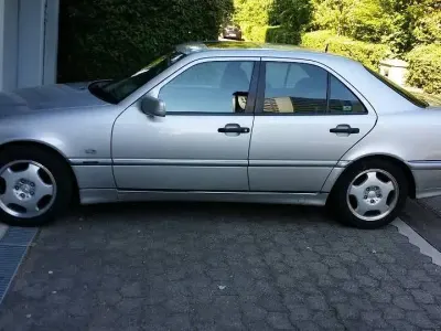 Usata Mercedes C220 Classic 125 CV (91 kW) 1999 Argento Berlina