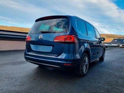 Gebraucht VW Sharan Comfortline 184 PS (135 kW) 2016 Blau Van / Kleinbus