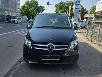 Mercedes V220