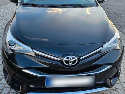 Gebraucht Toyota Avensis Team 147 PS (108 kW) 2018 Schwarz Kombi