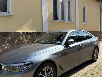 Gebraucht BMW 530e Sport Line 252 PS (185 kW) 2019 Andere farben Limousine