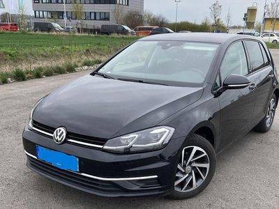 Używany VW Golf VII Sound 125 KM (91 kW) 2017 Czarny Sedan/Limuzyna