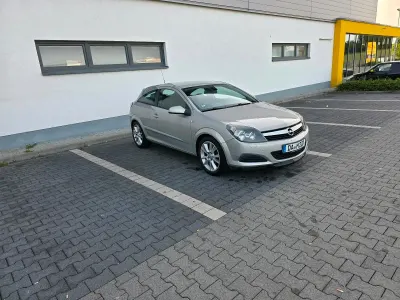 Gebraucht Opel Astra GTC 90 PS (66 kW) 2009 Beige Coupé