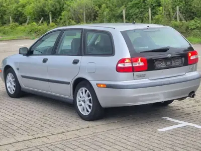 Gebraucht Volvo V40 Comfort 136 PS (100 kW) 2002 Grau Kombi