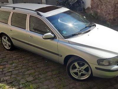 Second-hand Volvo V70 200 CP (147 kW) 2000 Argintiu Break
