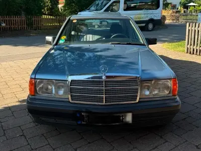 Gebraucht Mercedes 190 160 PS (117 kW) 1987 Blau Limousine