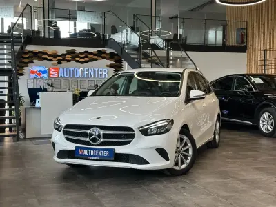 Używany Mercedes B200 150 KM (110 kW) 2020 Biały Minivan