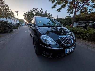 Gebraucht Lancia Musa 95 PS (69 kW) 2009 Schwarz Van / Kleinbus