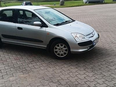 Silber Gebraucht 2001 Honda Civic S Kleinwagen | 1.200 € (Etwas zu teuer)