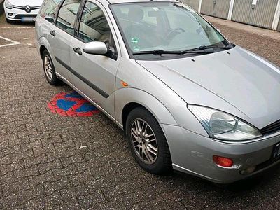 Gebraucht Ford Focus 118 PS (86 kW) 2001 Silber Kombi