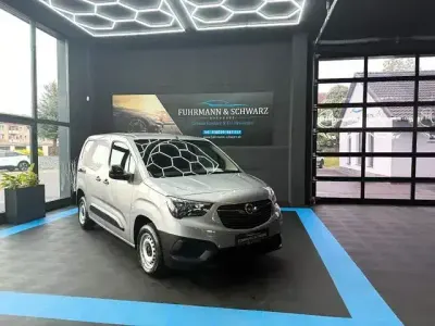 Gebraucht Opel Combo Edition 102 PS (75 kW) 2023 Silber Van / Kleinbus