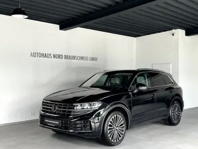 Gebraucht VW Touareg 381 PS (280 kW) 2024 Schwarz SUV