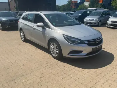 Gebraucht Opel Astra 105 PS (77 kW) 2018 Silber Kombi