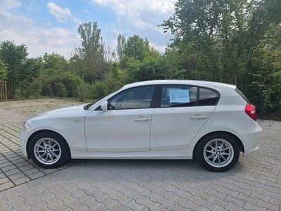 Gebraucht BMW 116 122 PS (89 kW) 2011 Weiß Kleinwagen