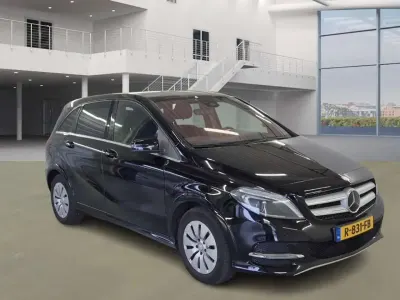 Używany Mercedes B Electric Drive 131 kW (179 KM) 2015 Czarny Minivan