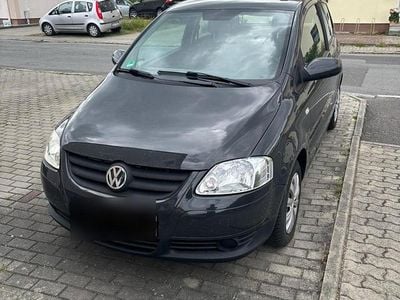 Gebraucht VW Fox 54 PS (39 kW) 2010 Grau Kleinwagen