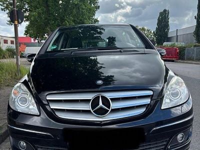 Mercedes B200