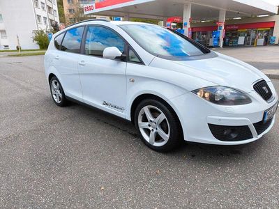 Gebraucht Seat Altea XL Copa 105 PS (77 kW) 2014 Weiß Van / Kleinbus