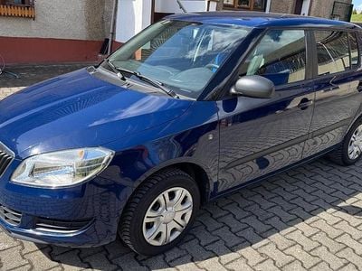 Gebraucht Skoda Fabia 60 PS (44 kW) 2014 Blau Kleinwagen