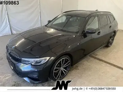 Gebraucht BMW 320 M Sport 190 PS (139 kW) 2021 Black sapphire metallic (metallic) Kombi