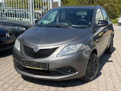 Gebraucht Lancia Ypsilon 69 PS (50 kW) 2018 Grau Kleinwagen
