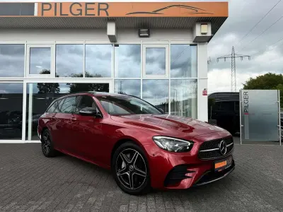Gebraucht Mercedes E300 194 PS (142 kW) 2022 Rot Limousine