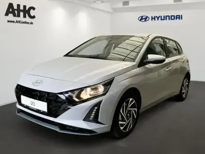 Gebraucht Hyundai i20 Trend 101 PS (74 kW) 2025 Grau lumen grey Limousine