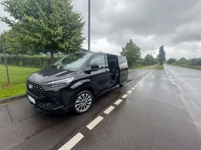 Gebraucht Ford Tourneo Titanium X 232 PS (170 kW) 2026 Schwarz Van / Kleinbus