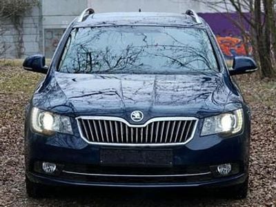 Gebraucht Skoda Superb 170 PS (125 kW) 2014 Blau Kombi