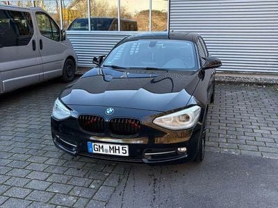 Gebraucht BMW 118 Sport Line 194 PS (142 kW) 2011 Schwarz Kleinwagen