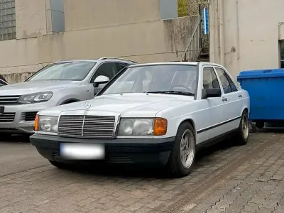 Gebraucht Mercedes 190 122 PS (89 kW) 1986 Weiß Limousine